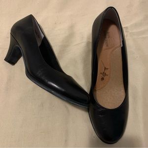 Ros Hommerson dress black shoes size 7